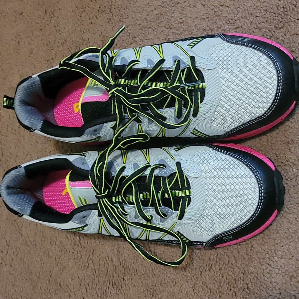 Women's size 11 Fila shoes